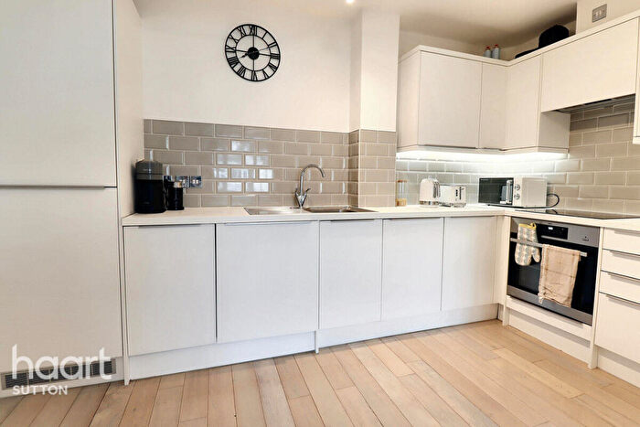 2 Bedroom Flat For Sale In Cedar Road, Sutton, SM2