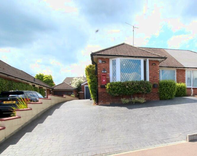 2 Bedroom Semi-Detached Bungalow To Rent In Manor Crescent, Hitchin, SG4