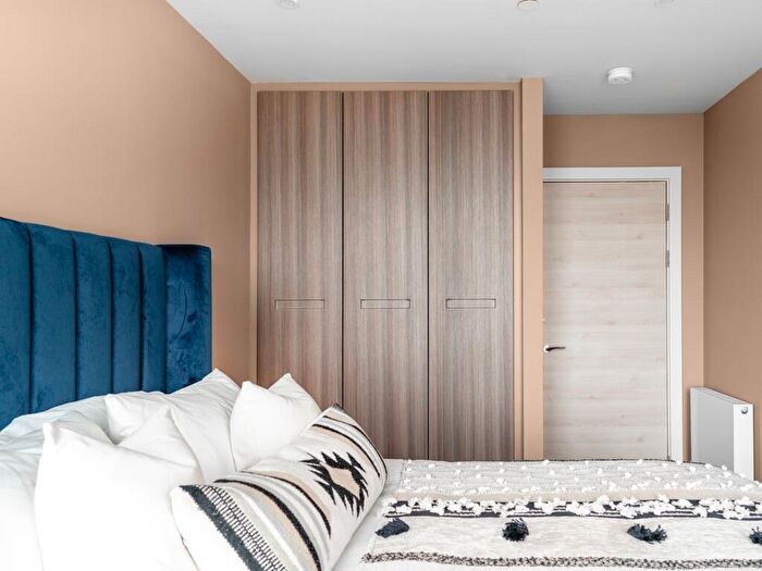 3 Bedroom Apartment To Rent In The Mercian, Broad Street Birmingham, B15
