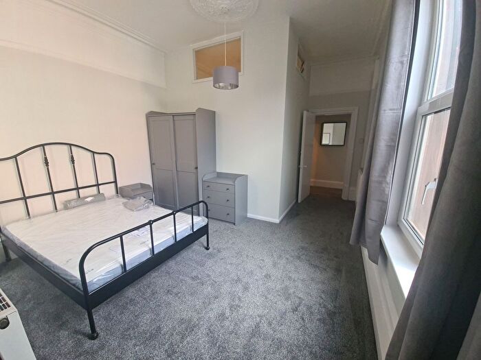 2 Bedroom Semi-detached House To Rent In Morris Lane, Leeds, LS5