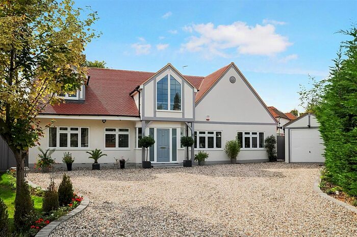 6 Bedroom Detached House For Sale In Weston Close, Hutton Burses, Brentwood, CM13