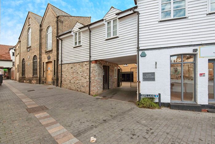 2 Bedroom Flat For Sale In Jepps Lane, Royston, SG8