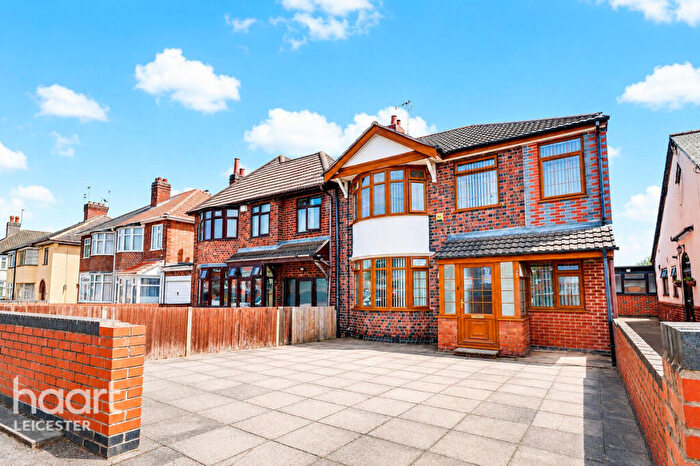 4 Bedroom Detached House For Sale In Narborough Road South, Leicester, LE3