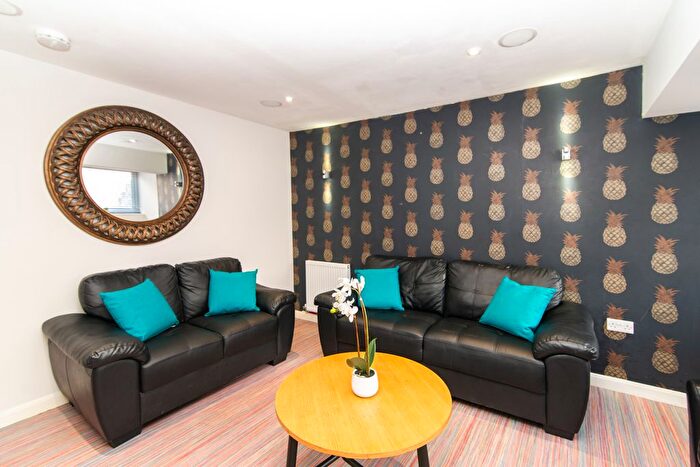 5 Bedroom Terraced House To Rent In Queen Anne Street, Stoke, ST4