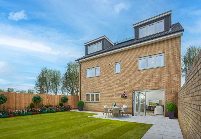 5 Bedroom Detached House For Sale In Thornwood Park, Thornwood, Epping, CM16