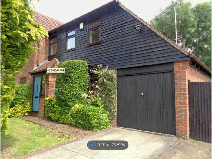 3 Bedroom Semi-Detached House To Rent In Bodsham Crescent, Bearsted, ME15