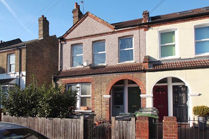 2 Bedroom Flat To Rent In Malyons Road, London, SE13