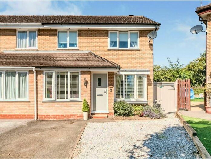 3 Bedroom Semi-Detached House To Rent In Shackleton Way, Woodley, Reading, RG5