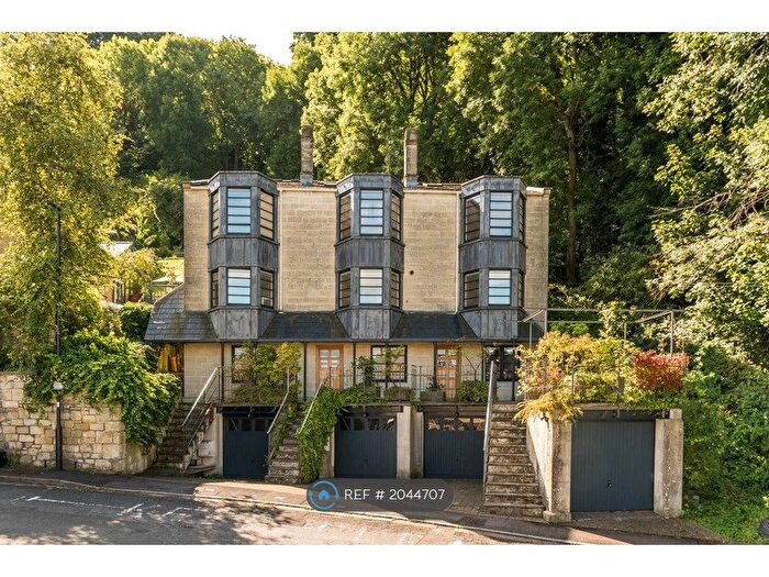 3 Bedroom Flat To Rent In Alexandra Road, Bath, BA2
