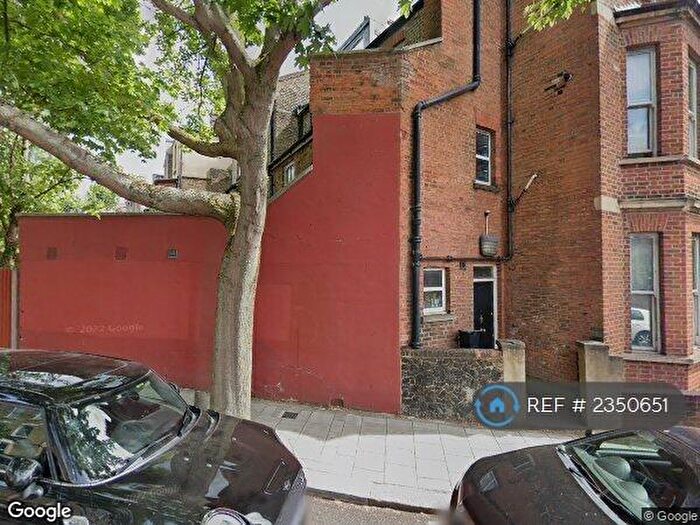 Studio To Rent In Thurlow Park Road, London, SE21