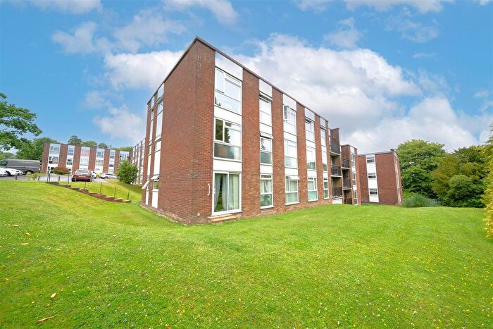 2 Bedroom Flat For Sale In Mill Lane, Crowborough, TN6