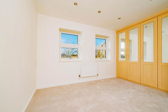 3 Bedroom Terraced House For Sale In Morgan Close, Luton, Bedfordshire, LU4