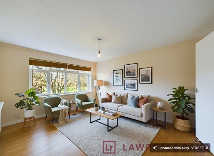 1 Bedroom Maisonette To Rent In Standale Grove, Ruislip, HA4