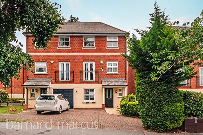 5 Bedroom Property For Sale In Normanton Road, South Croydon, CR2