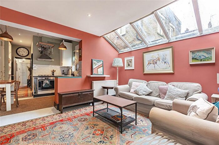 2 Bedroom Flat For Sale In Musard Road, London, W6