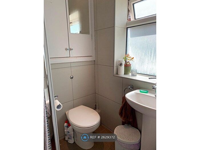 1 Bedroom Maisonette To Rent In St James Road, East Grinstead, RH19