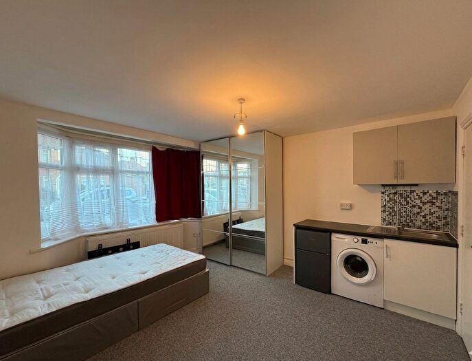 Studio To Rent In London, HA8