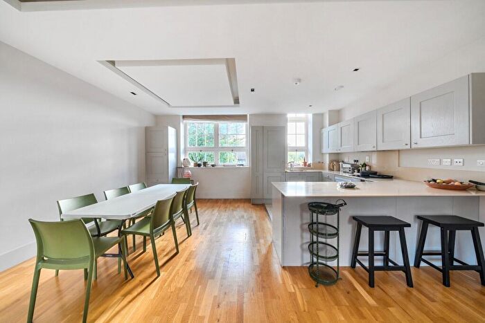2 Bedroom Flat For Sale In Camberwell Grove, Camberwell, London, SE5