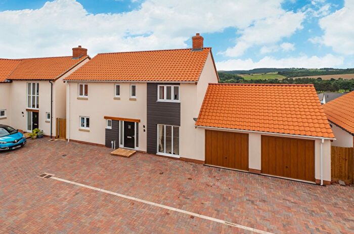 4 Bedroom Detached House For Sale In Wentworth Gardens, Crediton, Devon, EX17