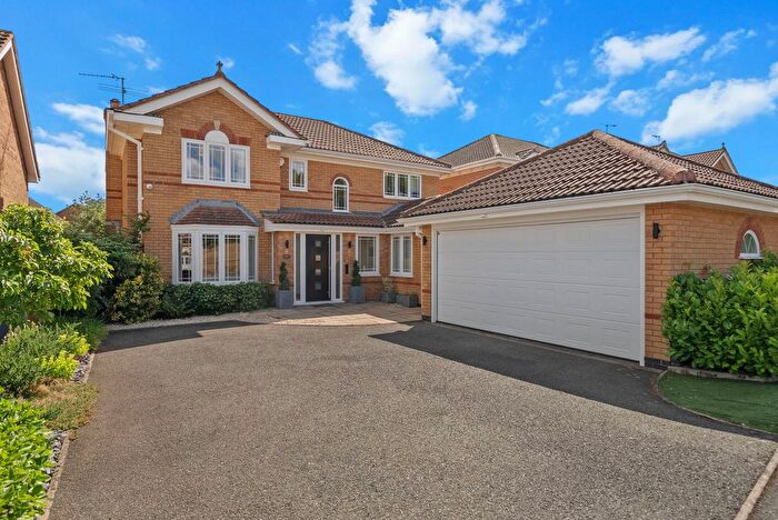 4 Bedroom Detached House For Sale In Conningsby Drive, Pershore, WR10
