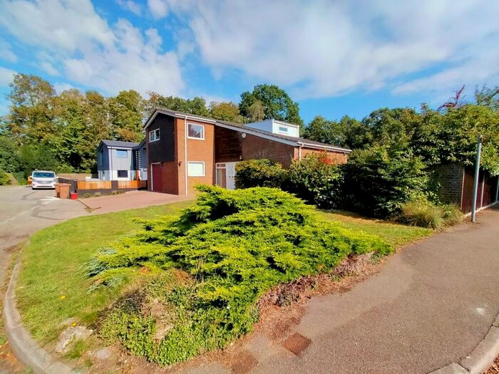 5 Bedroom House To Rent In Whitney Drive, Stevenage, SG1