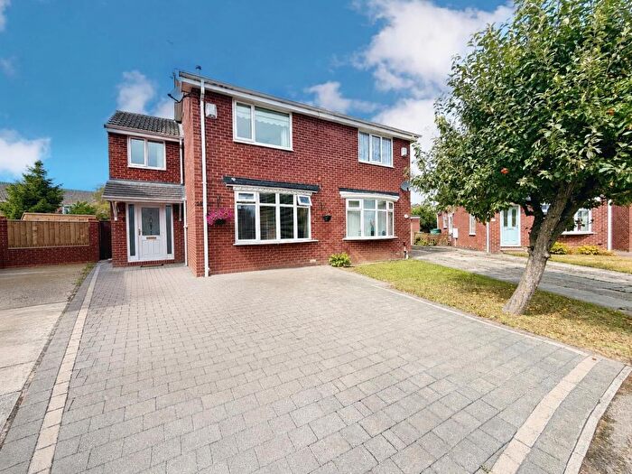 3 Bedroom Semi-Detached House For Sale In Norwood Close, Stockton-On-Tees, TS19