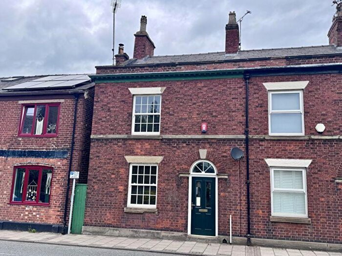 2 Bedroom Town House To Rent In West Street, Congleton, CW12