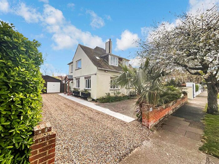 4 Bedroom Detached House For Sale In Shakespeare Road, Birchington, Kent, CT7