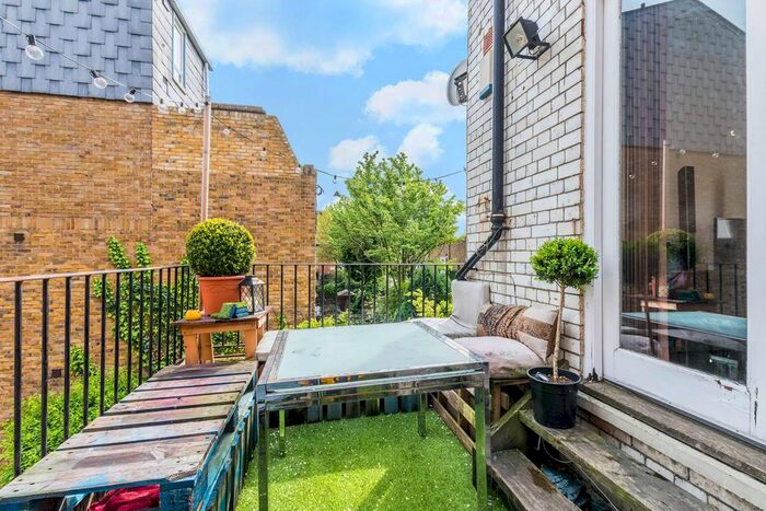 2 Bedroom Flat To Rent In Islington Park Street, Barnsbury, London, N1