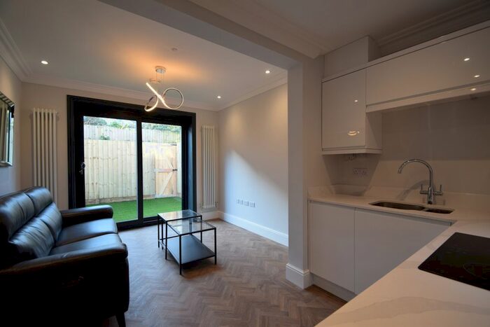 1 Bedroom Flat To Rent In Marlborough Road, Roath, CF23