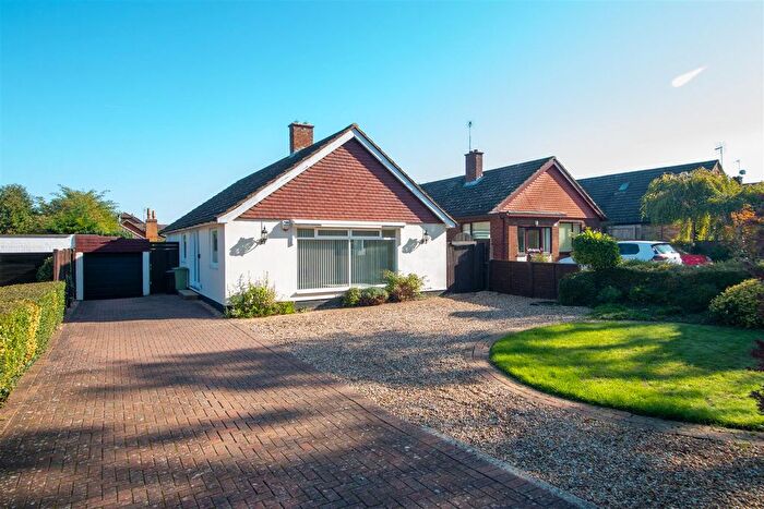 3 Bedroom Detached Bungalow To Rent In London Road, Loughton, Milton Keynes, MK5