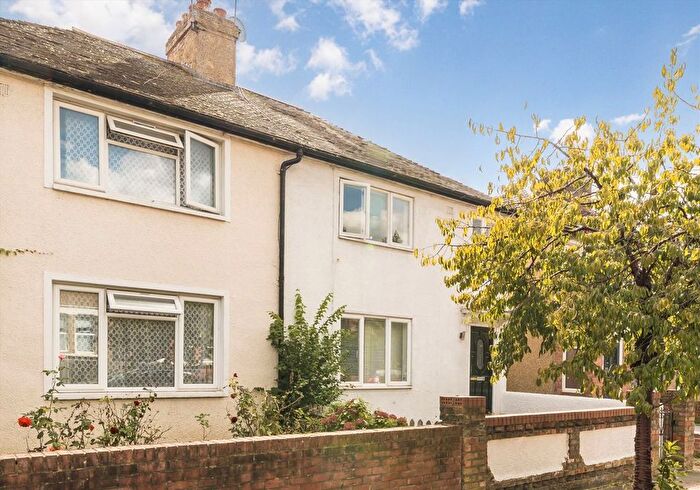 3 Bedroom Property For Sale In Murray Terrace, Ealing, W5