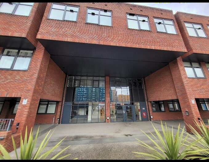 1 Bedroom Flat To Rent In The Landmark, Flowers Way, LU1