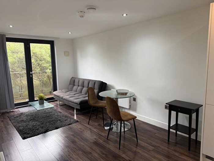 1 Bedroom Flat To Rent In Holliday Street, Birmingham, West Midlands, B1