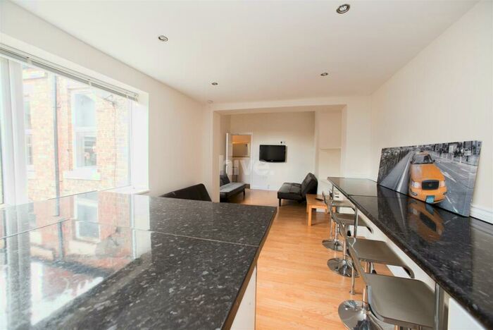 6 Bedroom Maisonette To Rent In Glenthorn Road, Jesmond, Newcastle Upon Tyne, NE2