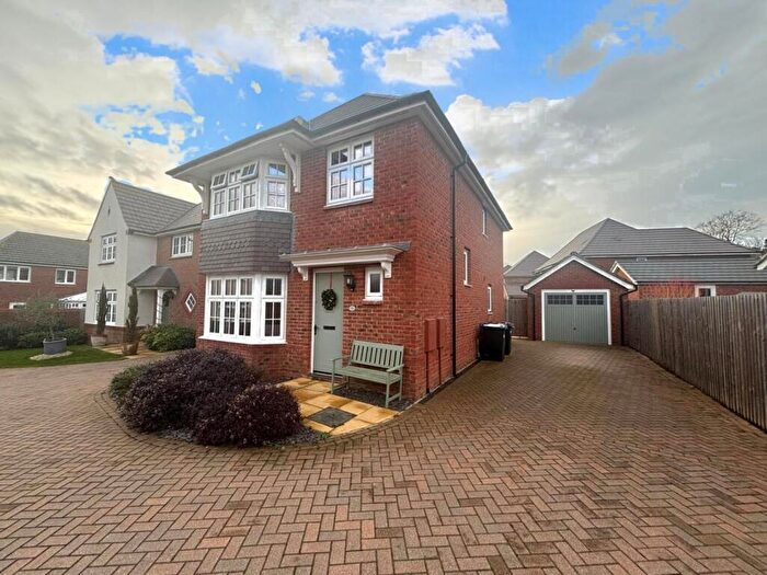 4 Bedroom Detached House For Sale In Goodwood Avenue, Parklands, Northampton, NN3