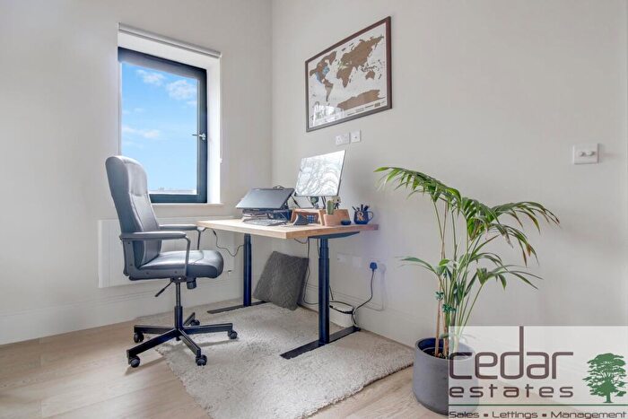 1 Bedroom Flat To Rent In Mansfield Heights, East Finchley, N2