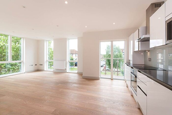 2 Bedroom Flat To Rent In Wellsborough Mews, Wimbledon, London, SW20