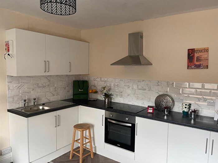 4 Bedroom Terraced House To Rent In Lytham Place, Lower Wortley, Leeds, LS12