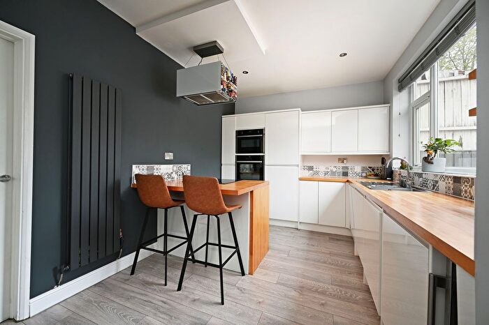 3 Bedroom Semi Detached House For Sale In Raisen Hall Road, Longley, Sheffield, S5