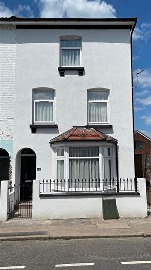 3 Bedroom End Of Terrace House For Sale In Barden Road, Tonbridge, TN9