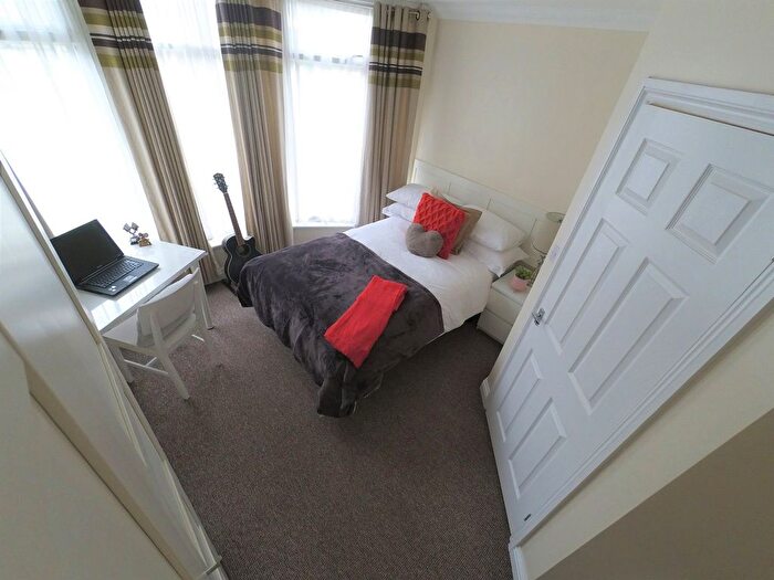5 Bedroom Property To Rent In Royal Terrace, Barrack Road, Northampton, NN1