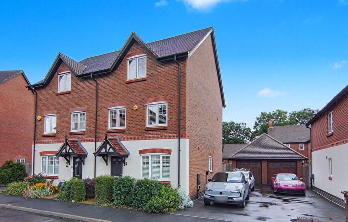 4 Bedroom Semi-Detached House For Sale In Meer Stones Road, Balsall Common, CV7