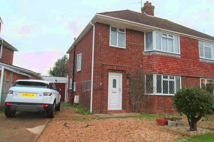 3 Bedroom Property To Rent In Strathmore Road, Worthing, BN13