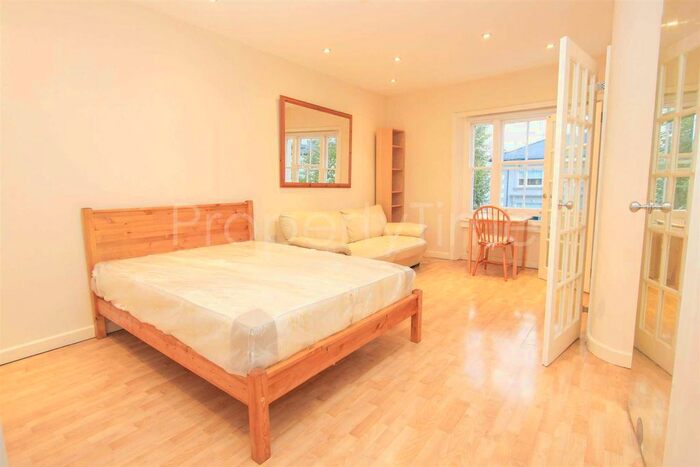 Studio To Rent In Buckland Crescent, London, NW3
