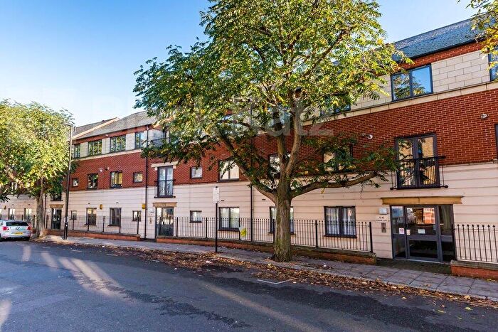 2 Bedroom Flat To Rent In Manor Gardens, Holloway, N7