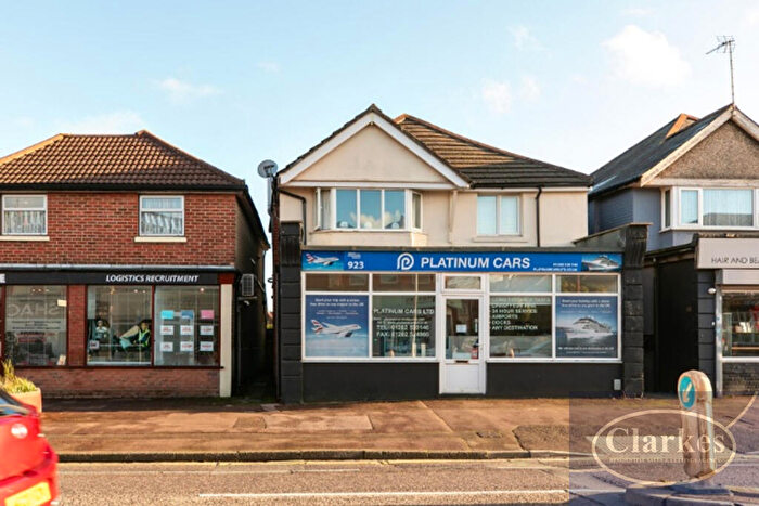 2 Bedroom Maisonette For Sale In Wimborne Road, Bournemouth, BH9