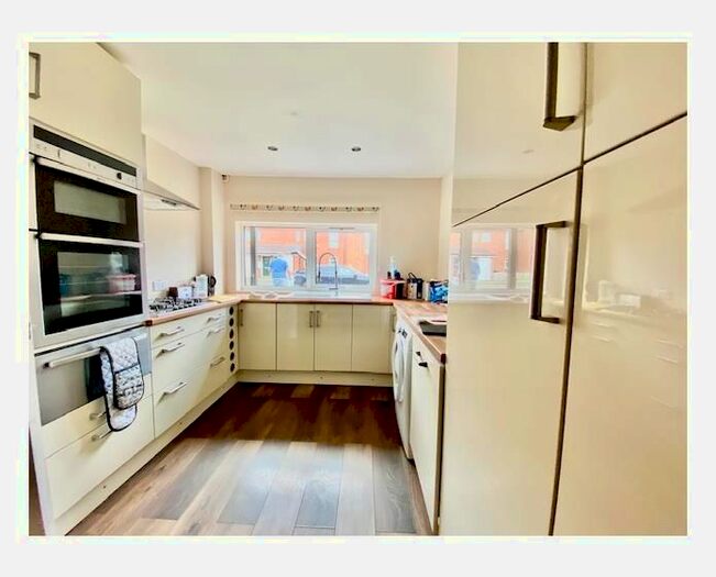 3 Bedroom Property To Rent In Browning Grove, Perton, Wolverhampton, WV6