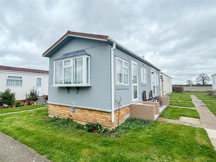 1 Bedroom Park Home For Sale In Meadowview Park, St. Osyth Road, Little Clacton, CO16