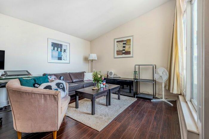 2 Bedroom Flat To Rent In Boat Lifter Way, London, SE16